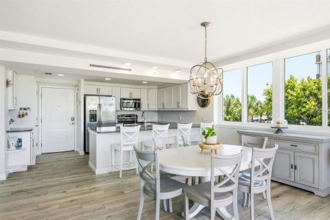 Condo in Clearwater, Florida, 2 bedrooms  № 2220259 - photo 9