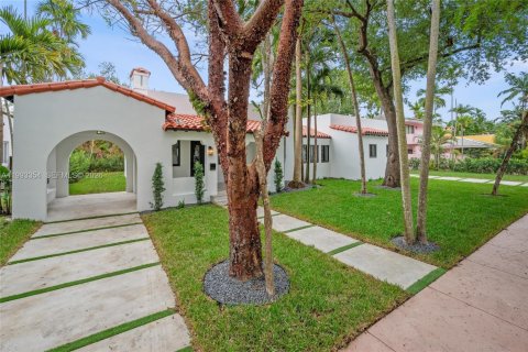 Casa en venta en Coral Gables, Florida, 4 dormitorios, 196.4 m2 № 2058163 - foto 2