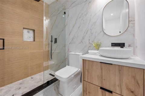 Casa en venta en Coral Gables, Florida, 4 dormitorios, 196.4 m2 № 2058163 - foto 21