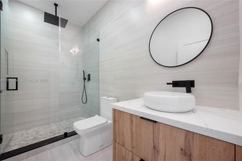 Casa en venta en Coral Gables, Florida, 4 dormitorios, 196.4 m2 № 2058163 - foto 23