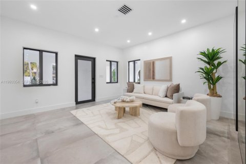 Casa en venta en Coral Gables, Florida, 4 dormitorios, 196.4 m2 № 2058163 - foto 10