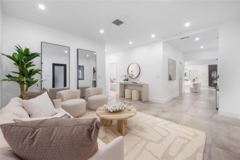 Casa en venta en Coral Gables, Florida, 4 dormitorios, 196.4 m2 № 2058163 - foto 12