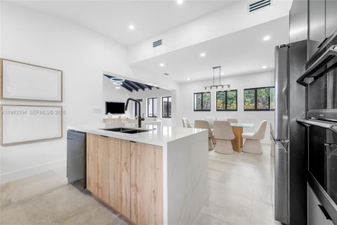 Casa en venta en Coral Gables, Florida, 4 dormitorios, 196.4 m2 № 2058163 - foto 8