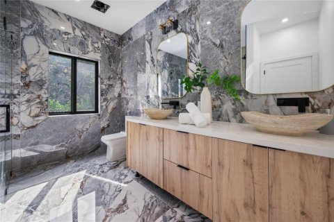 Casa en venta en Coral Gables, Florida, 4 dormitorios, 196.4 m2 № 2058163 - foto 17