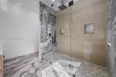 Casa en venta en Coral Gables, Florida, 4 dormitorios, 196.4 m2 № 2058163 - foto 18