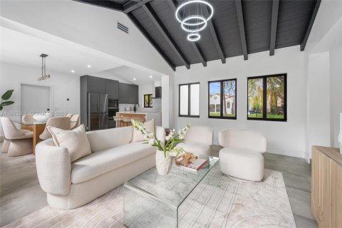 Casa en venta en Coral Gables, Florida, 4 dormitorios, 196.4 m2 № 2058163 - foto 3