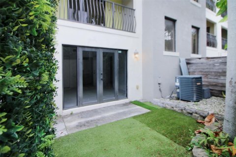 Touwnhouse à vendre à Miami, Floride: 2 chambres, 132.39 m2 № 1969640 - photo 2