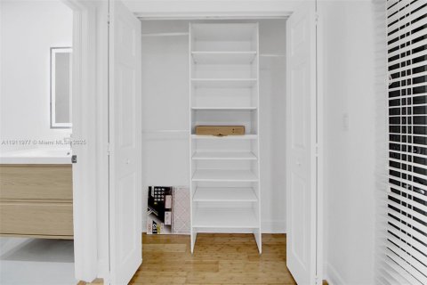 Touwnhouse à vendre à Miami, Floride: 2 chambres, 132.39 m2 № 1969640 - photo 27