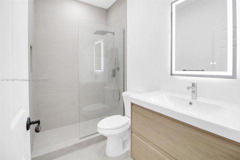 Touwnhouse à vendre à Miami, Floride: 2 chambres, 132.39 m2 № 1969640 - photo 26