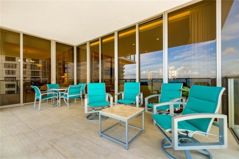 Condo in Bal Harbour, Florida, 3 bedrooms  № 1779735 - photo 22