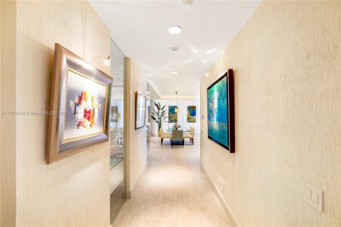Condo in Bal Harbour, Florida, 3 bedrooms  № 1779735 - photo 14