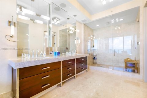 Condo in Bal Harbour, Florida, 3 bedrooms  № 1779735 - photo 20