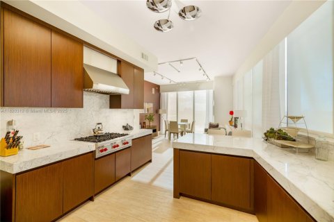 Condo in Bal Harbour, Florida, 3 bedrooms  № 1779735 - photo 13