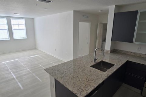 Condo in Orlando, Florida, 2 bedrooms  № 2148435 - photo 15