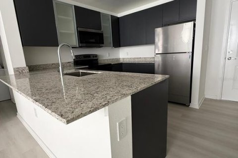 Condo in Orlando, Florida, 2 bedrooms  № 2148435 - photo 8