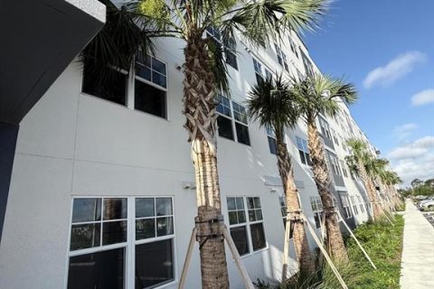 Condo in Orlando, Florida, 2 bedrooms  № 2148435 - photo 19