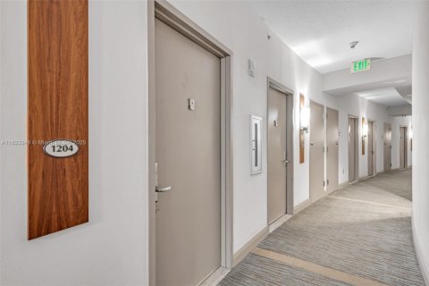 Condominio en venta en Miami, Florida, 37.25 m2 № 1811399 - foto 23