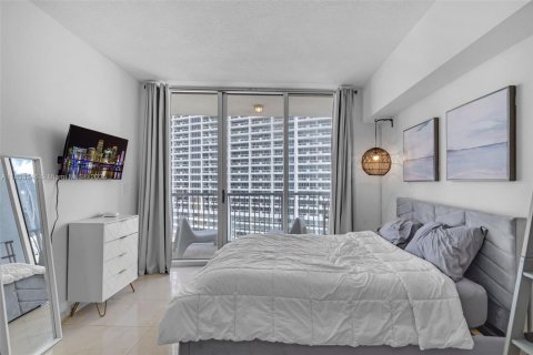 Condominio en venta en Miami, Florida, 37.25 m2 № 1811399 - foto 2