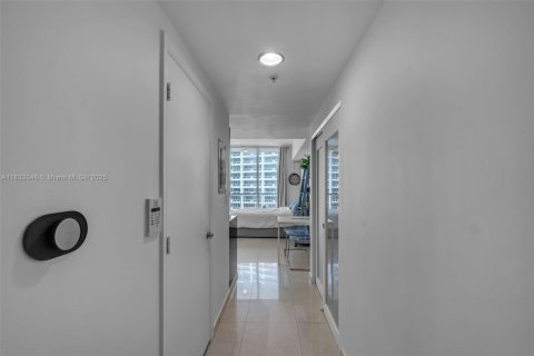 Condominio en venta en Miami, Florida, 37.25 m2 № 1811399 - foto 24
