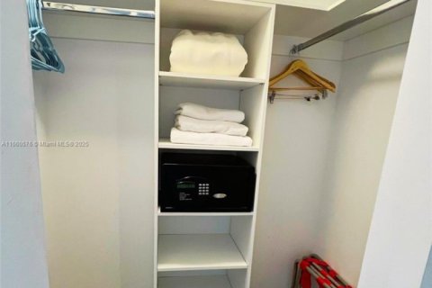 Copropriété à vendre à Hallandale Beach, Floride: 2 chambres, 94.76 m2 № 1961640 - photo 22