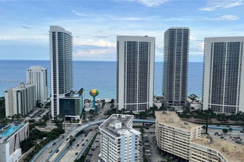 Copropriété à vendre à Hallandale Beach, Floride: 2 chambres, 94.76 m2 № 1961640 - photo 2