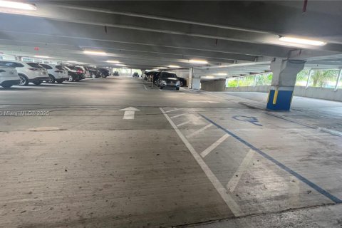 Copropriété à vendre à Hallandale Beach, Floride: 2 chambres, 94.76 m2 № 1961640 - photo 25