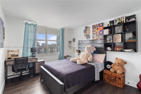 Condo in Aventura, Florida, 2 bedrooms № 2082653 - photo 14