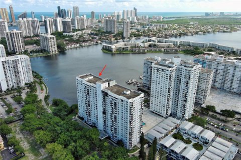 Condo in Aventura, Florida, 2 bedrooms № 2082653 - photo 20