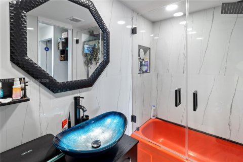 Condo in Aventura, Florida, 2 bedrooms № 2082653 - photo 10