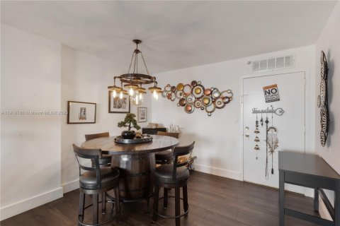 Condo in Aventura, Florida, 2 bedrooms № 2082653 - photo 5