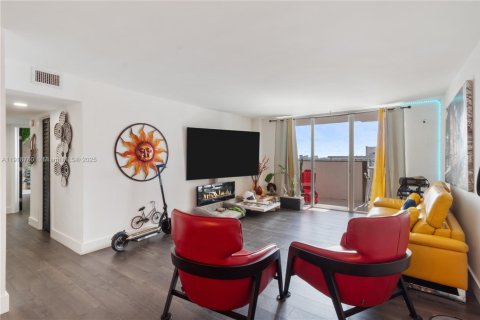 Condo in Aventura, Florida, 2 bedrooms № 2082653 - photo 2