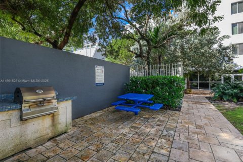 Condo in Miami, Florida, 2 bedrooms  № 1892249 - photo 27
