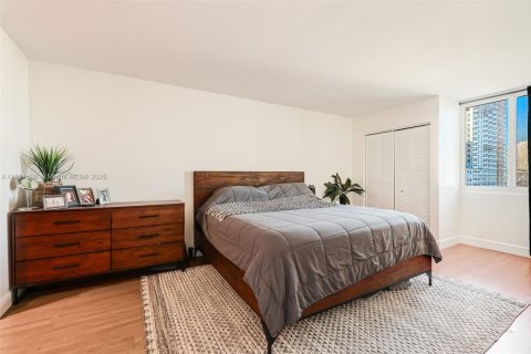 Condo in Miami, Florida, 2 bedrooms  № 1892249 - photo 9