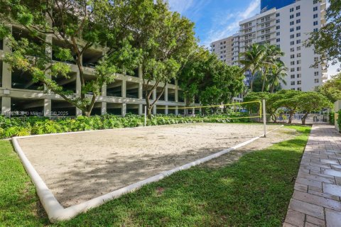 Condo in Miami, Florida, 2 bedrooms  № 1892249 - photo 26