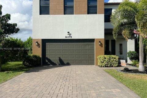 Villa ou maison à vendre à Westlake, Floride: 4 chambres № 1987689 - photo 1