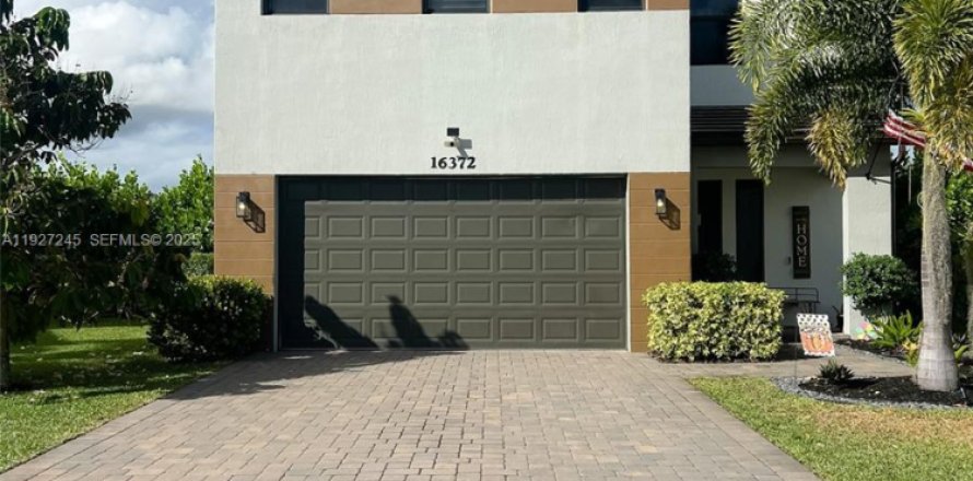 Villa ou maison à Westlake, Floride 4 chambres № 1987689