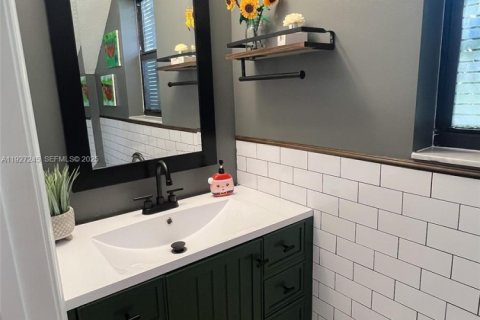 Villa ou maison à vendre à Westlake, Floride: 4 chambres № 1987689 - photo 15