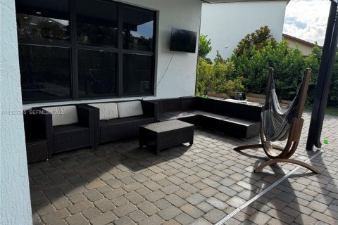 Купить виллу или дом в Уэстлейк, Флорида 4 спальни, № 1987689 - фото 27