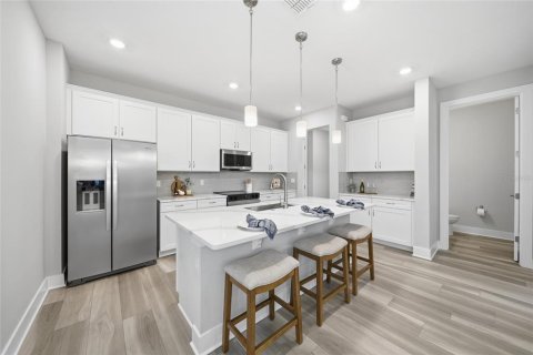 Adosado en venta en Wesley Chapel, Florida, 3 dormitorios, 198.07 m2 № 2151553 - foto 2
