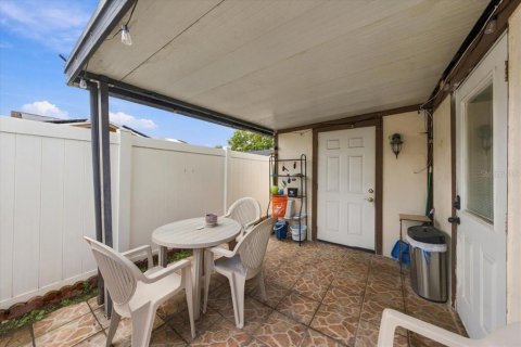 Villa ou maison à vendre à Tampa, Floride: 3 chambres, 122.82 m2 № 2390736 - photo 25