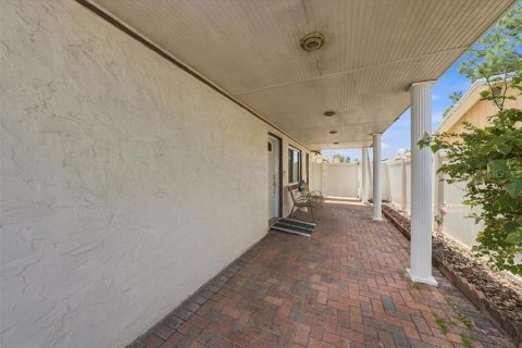 Villa ou maison à vendre à Tampa, Floride: 3 chambres, 122.82 m2 № 2390736 - photo 27