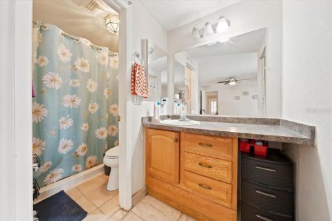 Villa ou maison à vendre à Tampa, Floride: 3 chambres, 122.82 m2 № 2390736 - photo 17