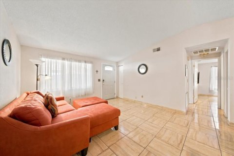 Villa ou maison à vendre à Tampa, Floride: 3 chambres, 122.82 m2 № 2390736 - photo 3