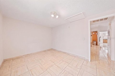 Villa ou maison à vendre à Tampa, Floride: 3 chambres, 122.82 m2 № 2390736 - photo 8