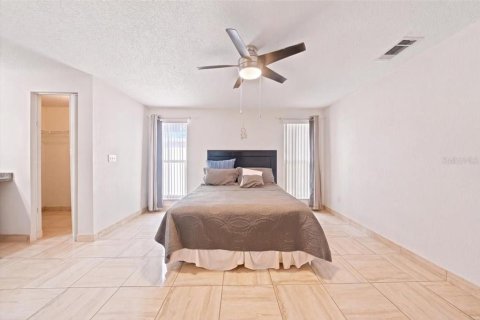Villa ou maison à vendre à Tampa, Floride: 3 chambres, 122.82 m2 № 2390736 - photo 11