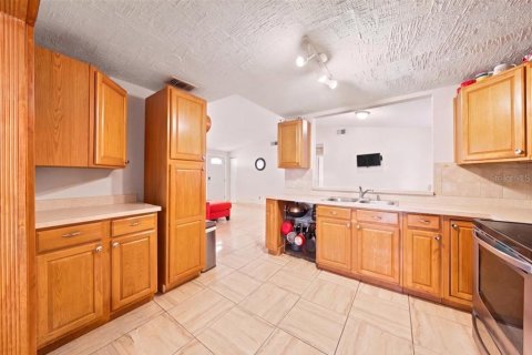 Villa ou maison à vendre à Tampa, Floride: 3 chambres, 122.82 m2 № 2390736 - photo 15