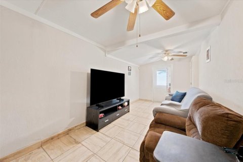 Villa ou maison à vendre à Tampa, Floride: 3 chambres, 122.82 m2 № 2390736 - photo 18