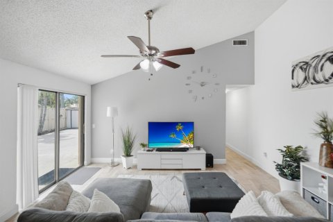 Townhouse in Palm Beach Gardens, Florida 3 bedrooms, 118.54 sq.m. № 2338073 - photo 16