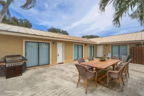 Townhouse in Palm Beach Gardens, Florida 3 bedrooms, 118.54 sq.m. № 2338073 - photo 4