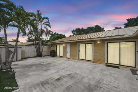 Townhouse in Palm Beach Gardens, Florida 3 bedrooms, 118.54 sq.m. № 2338073 - photo 5